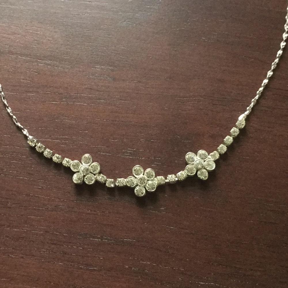 Flower choker